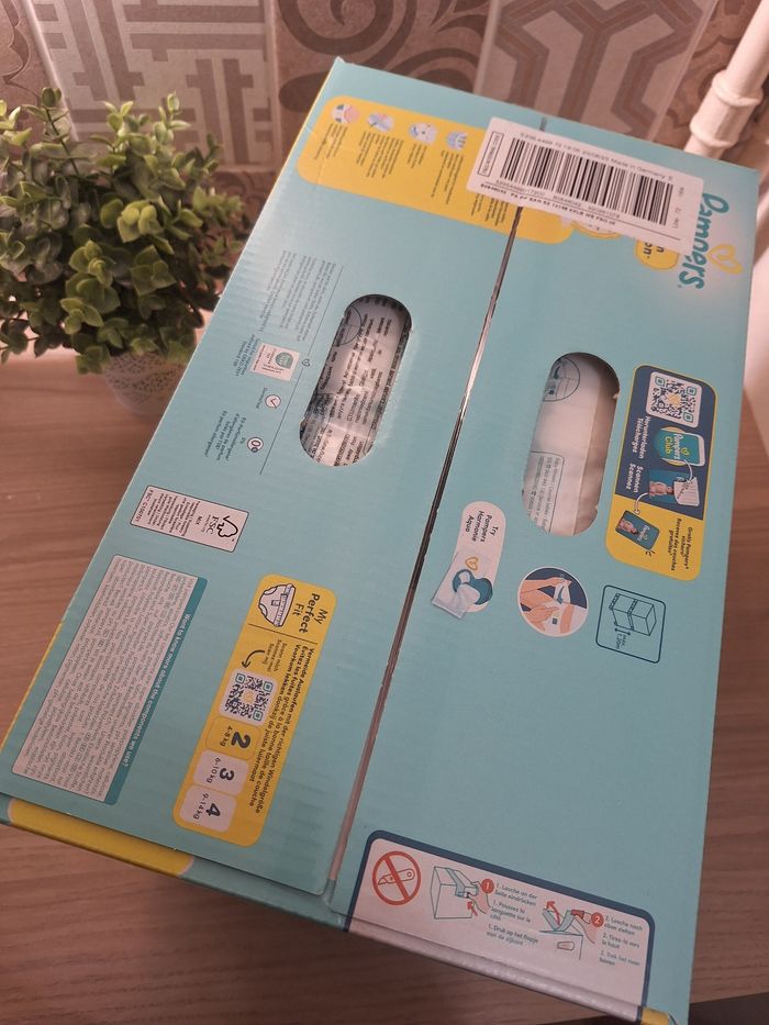 148 couches Pampers Premium Protection taille 2 4-8kg carton neuf - photo numéro 2