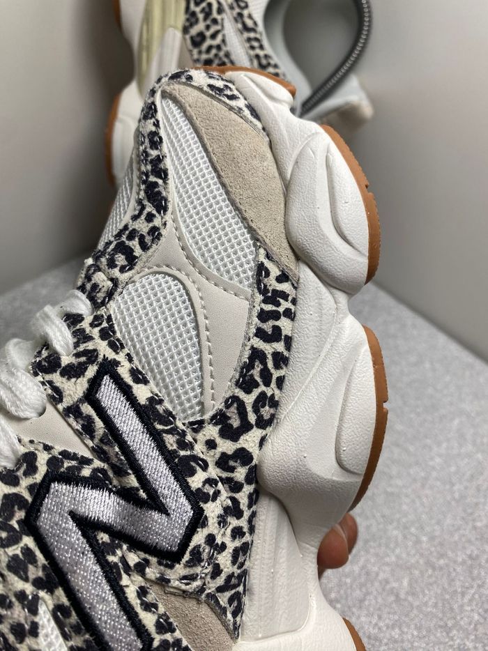 New balance9060 neuf avec boîte taille 39,5 très bon état femme sport promenade - photo numéro 6