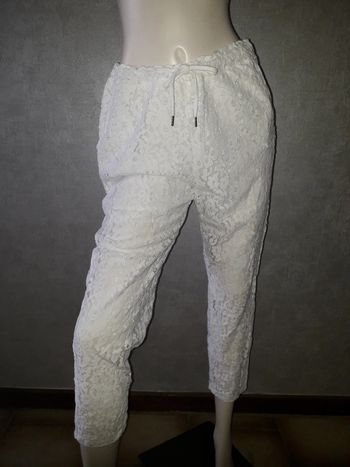 pantacourt blanc en dentelle taille 38/40