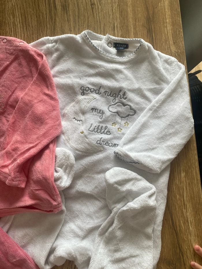 Lot de 2 pyjamas taille 12 mois - photo numéro 2