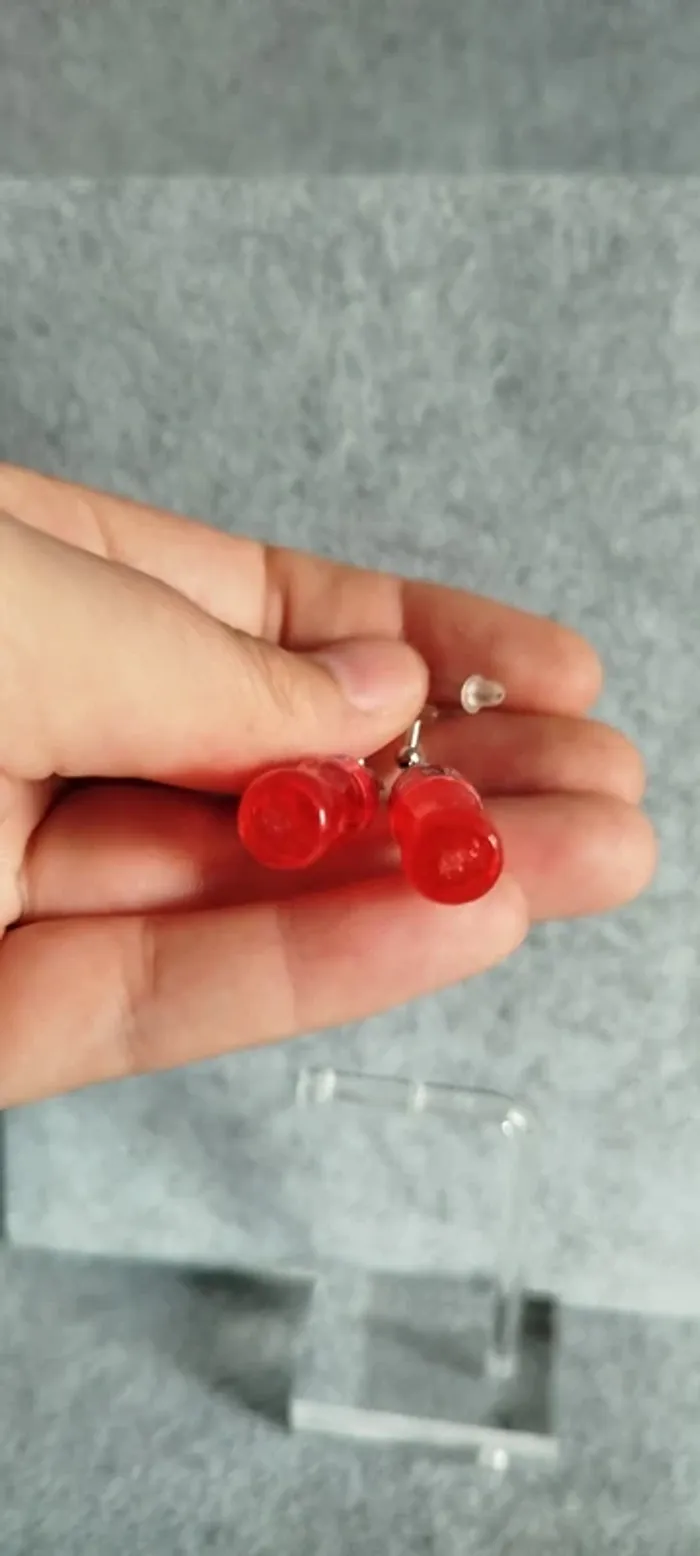 🍄 Boucles d’oreilles ▪ petite bouteille de soda rouge fantaisie - photo numéro 3
