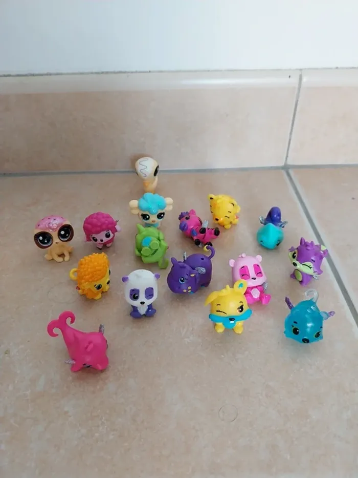 Lot figurines hatchimals