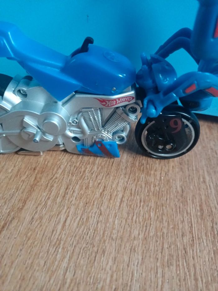 Moto hotwheels - photo numéro 2