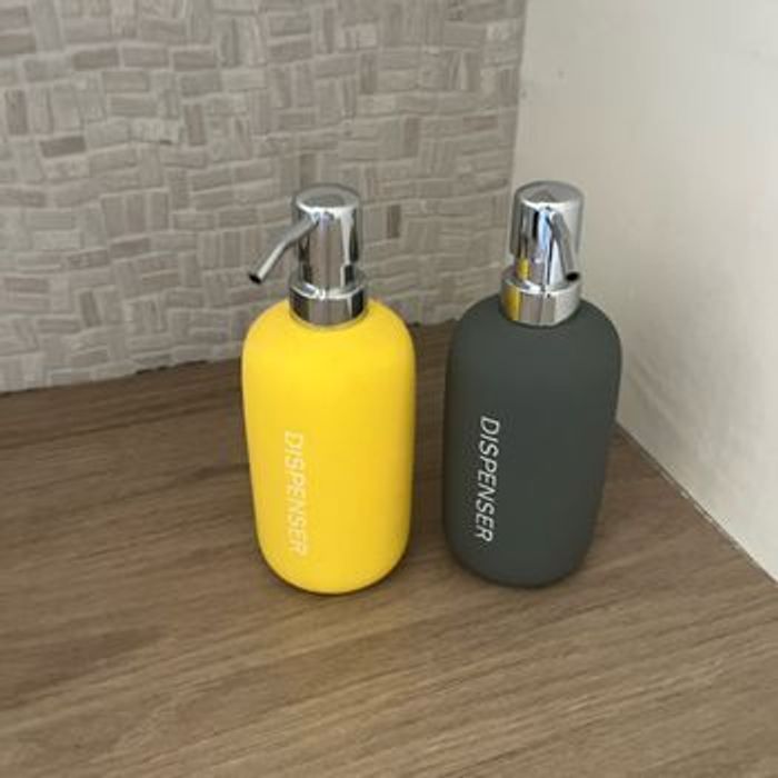 Vends deux flacons gel douche neuf - photo numéro 2