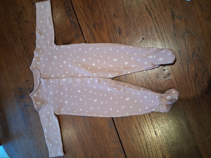 Lot de 3 pyjamas à manches longues et ouverture par devant de marque C&A - photo numéro 6