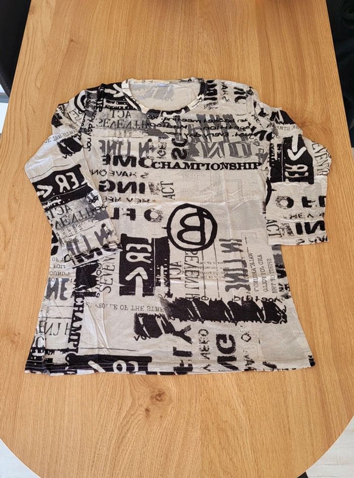 🟣 Tee Shirt Grafic en taille M 🟣