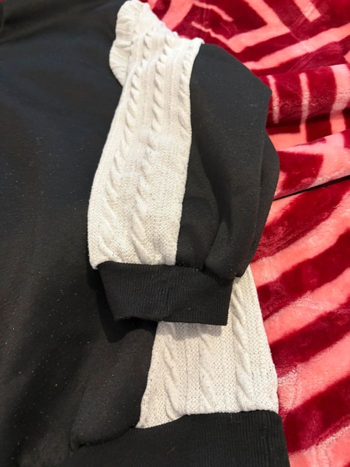 Pull noir et blanc - photo numéro 4