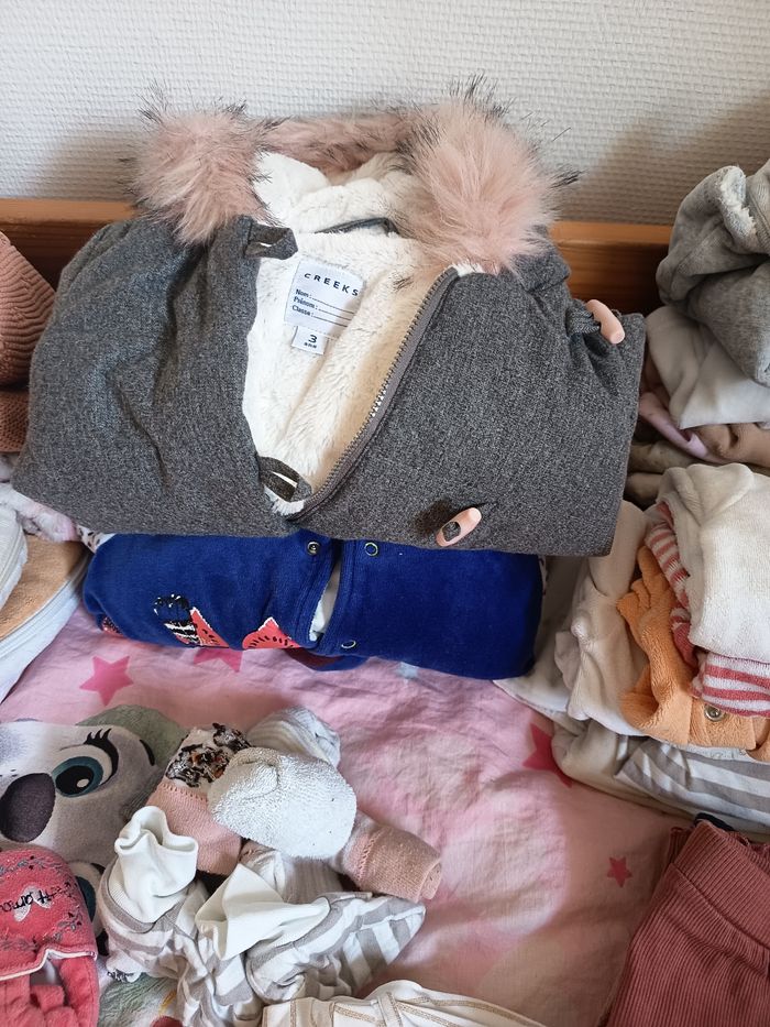 Lot fille vêtements, bodys,  pyjamas 3 mois - photo numéro 6