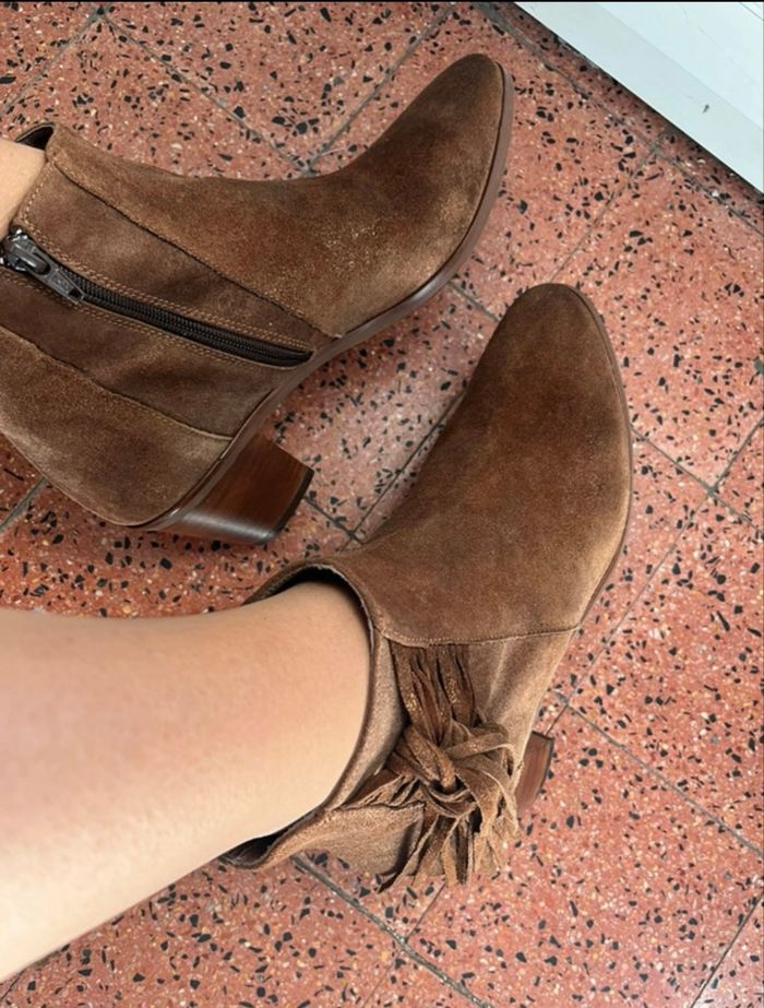 Magnifiques bottines avec des franges.alliant élégance  et modernité - photo numéro 7