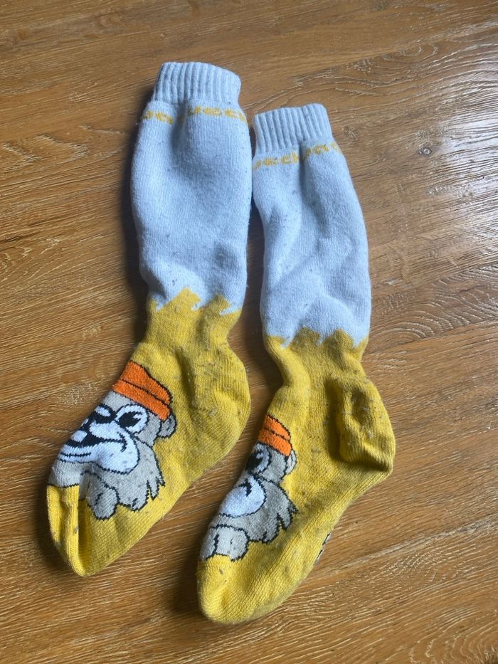 Chaussettes de ski jaunes avec motif marmotte