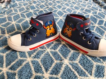 Chaussures enfant neuve 