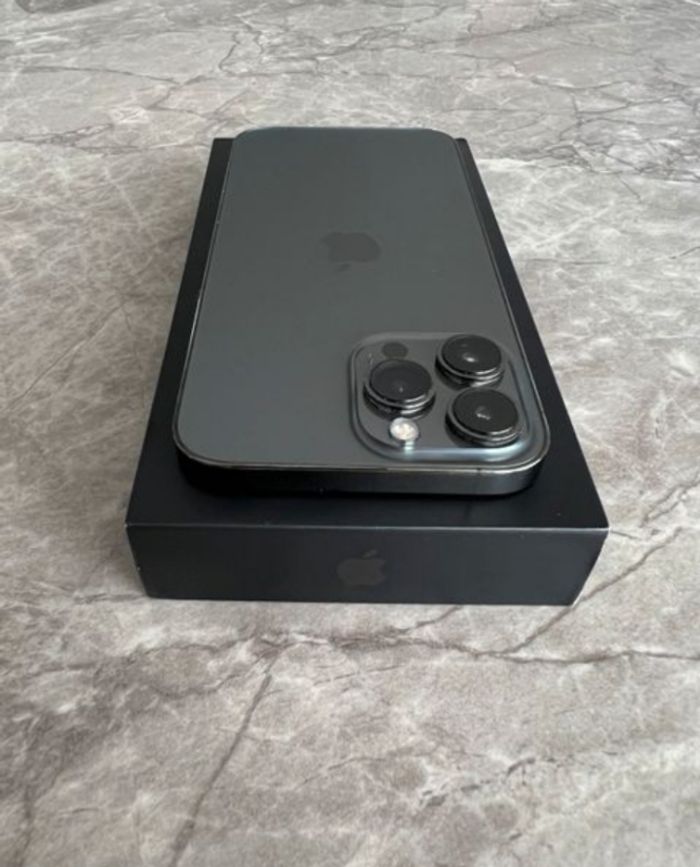 i.P.h.o.n.e. 14 pro max. - photo numéro 2