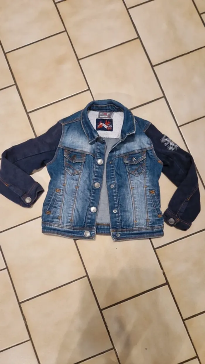 Veste jeans manches pull taille 6 ans