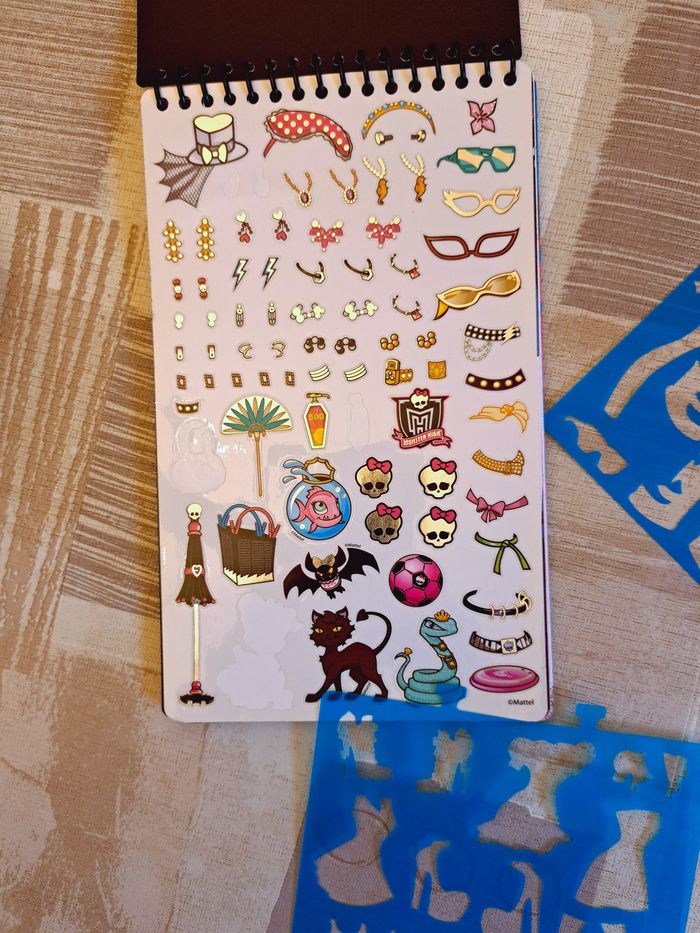 Monster High - Bloc croquis de mode avec pochoirs - photo numéro 2