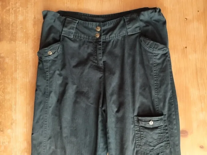 Pantalon cargo de grossesse noir – Kiabi Maman – Taille 38 (M) - photo numéro 3