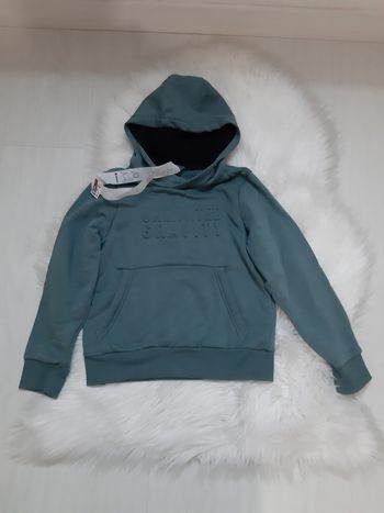 Sweat a capuche Decathlon taille 8/9 ans