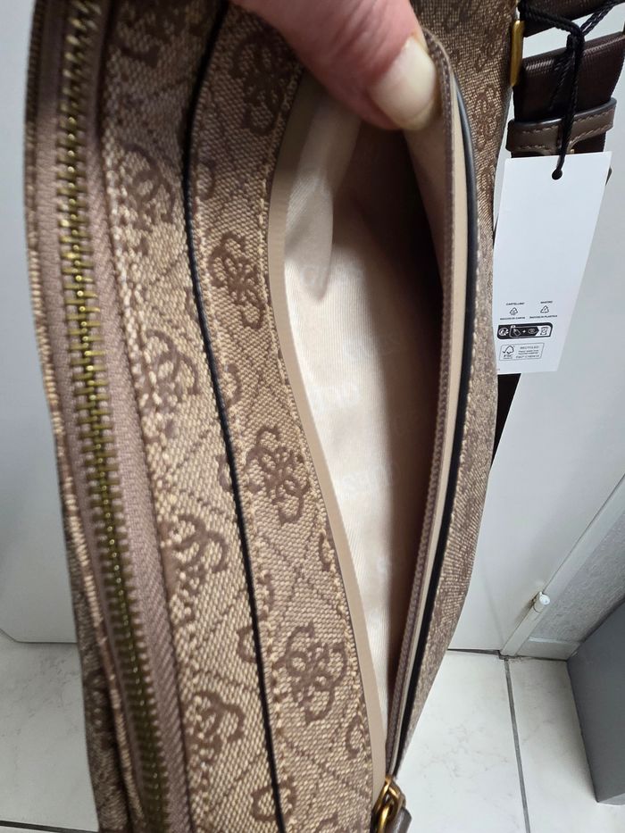 Sacoche GUESS neuve avec étiquette - photo numéro 7