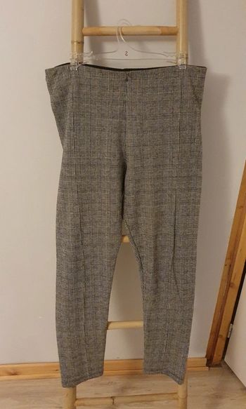 Pantalon gris à carreaux Zara