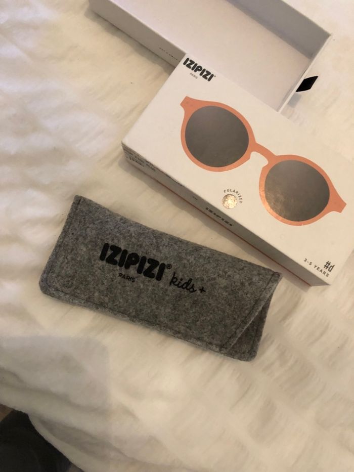 Lunettes de soleil neuves - photo numéro 3