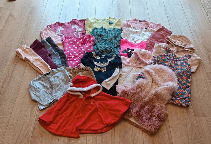 Lot vêtements 24mois fille
