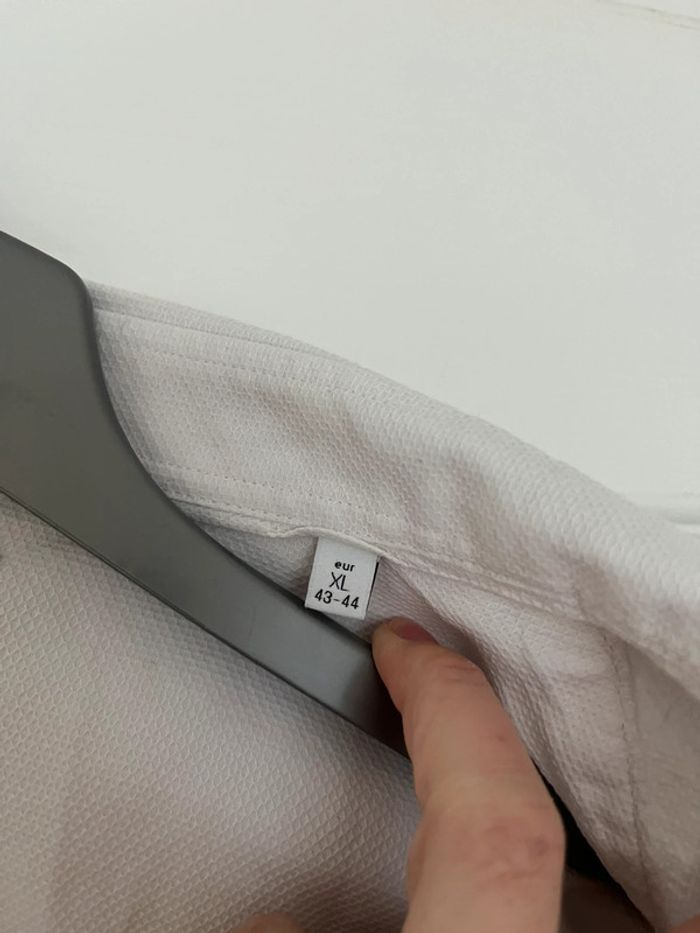 Chemise manches longues blanches homme Celio XL très bon état🤍 - photo numéro 4