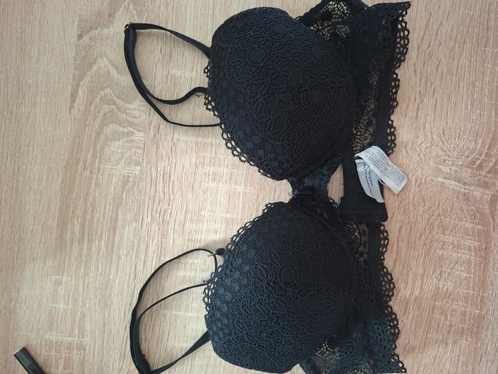 Soutien gorge le numéro 2 Etam magique plongeant