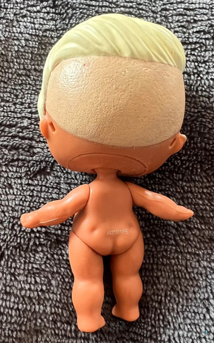 Petite poupée Lol surprise garçon + accessoires comme sur la photos ( 12 ) - photo numéro 4