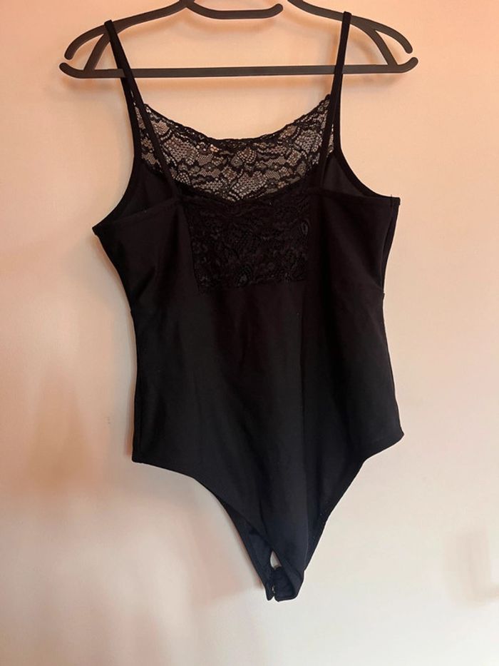 Body dentelle ouvert jennyfer taille M - photo numéro 3