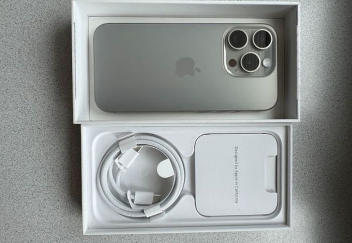 Une  iPhone Quinze pro max - photo numéro 6
