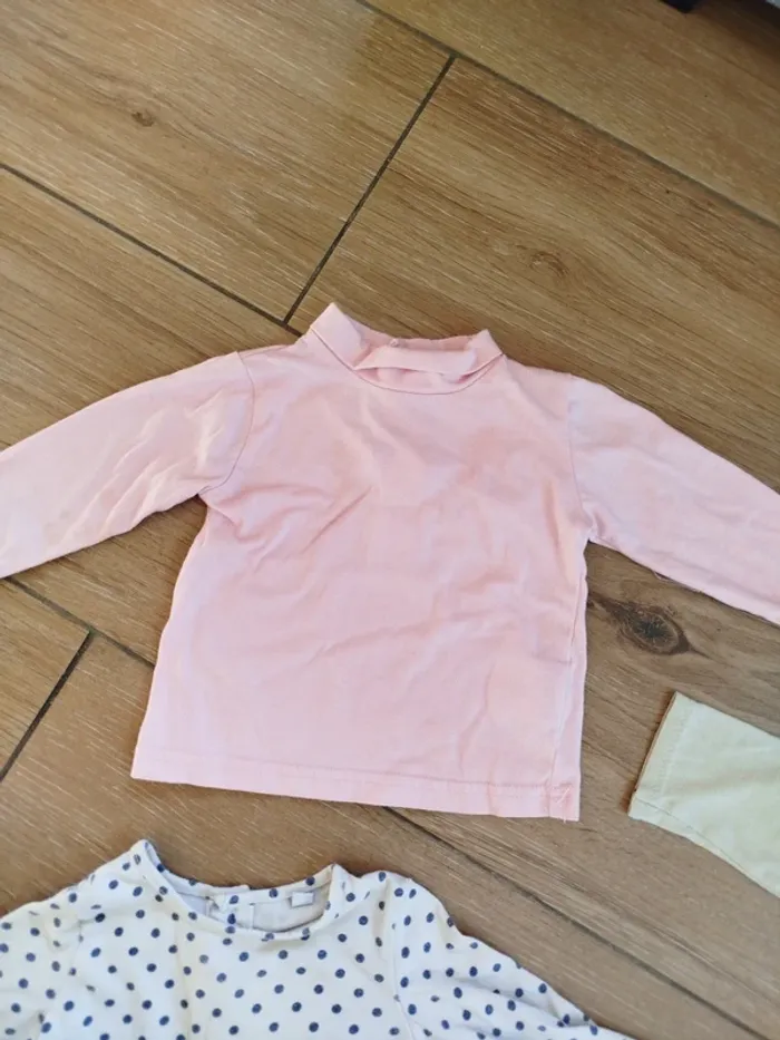 Lot T-shirt longues manches + bodys bébé fille 12 mois - photo numéro 7