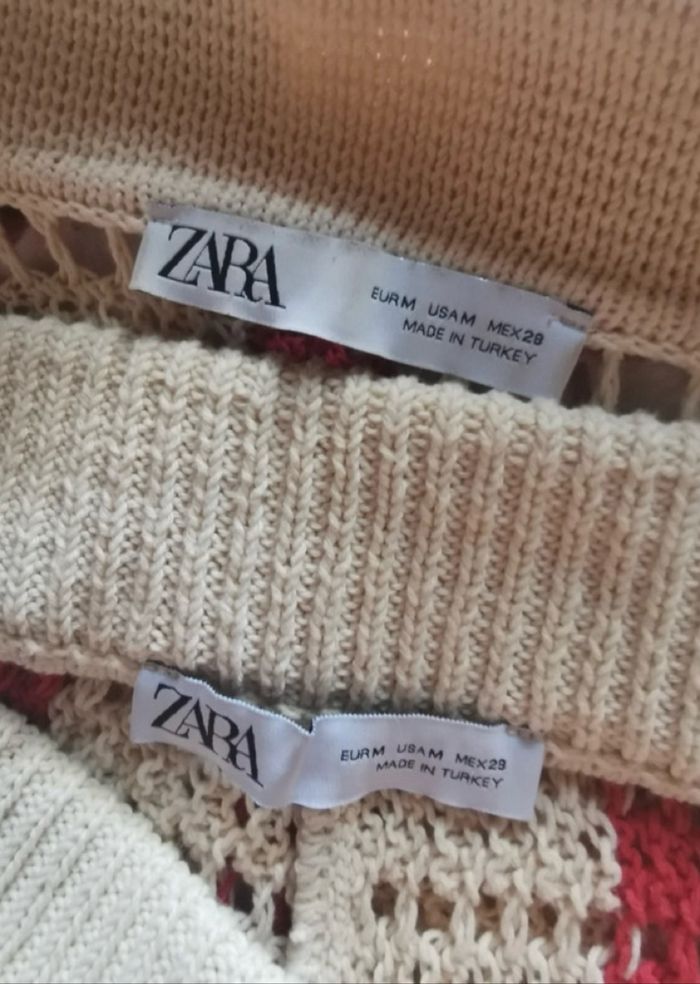 ensemble Zara composé d'un pull gilet et son short en maille de couleur beige et rouge. - photo numéro 6