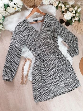 Jolie robe Mango taille M. Neuve avec étiquette