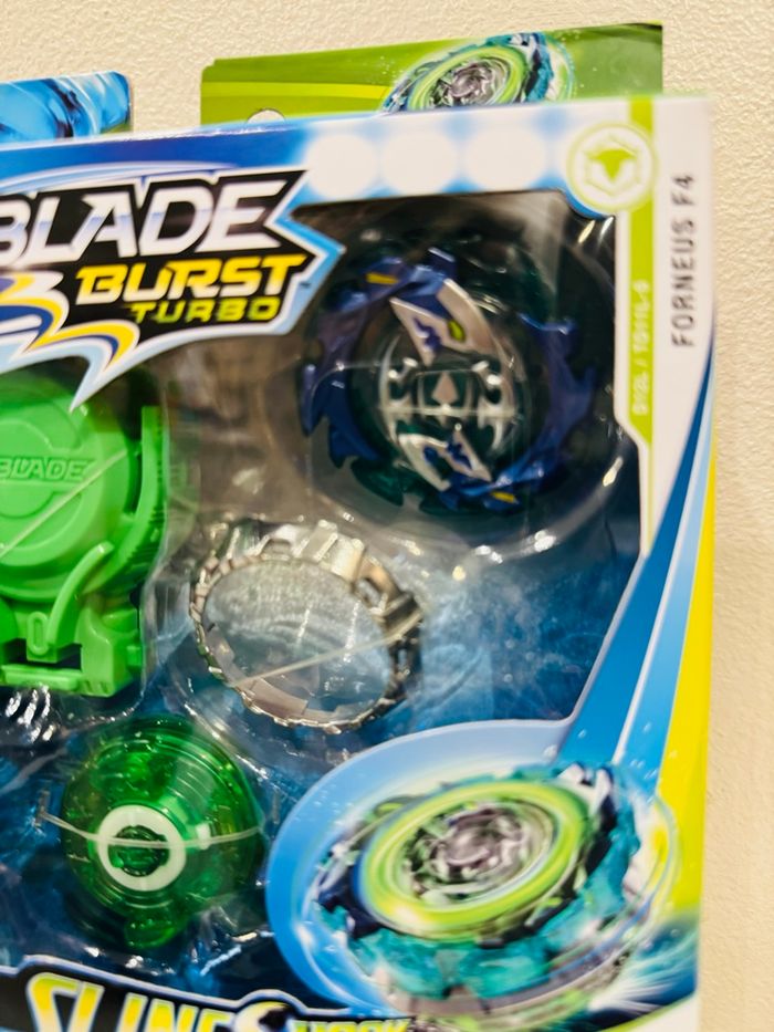 Beyblade Burst turbo slingshock rip fire pack + 8 ans - photo numéro 2