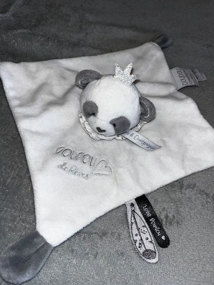 Doudou panda neuf dans sa boîte - photo numéro 3