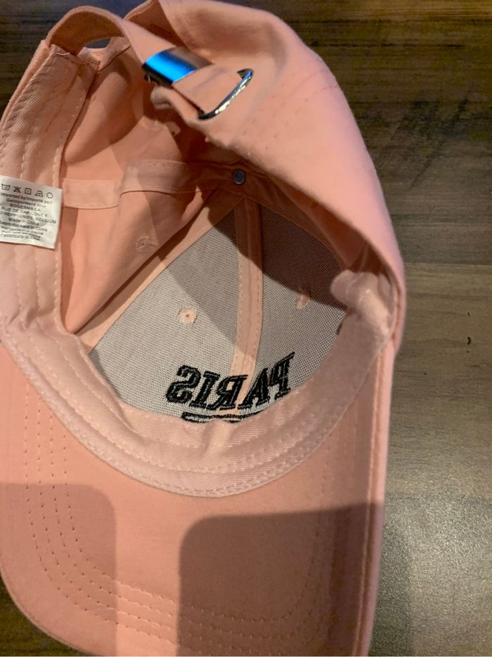 Casquette rose - photo numéro 2