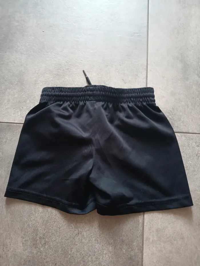 Short de foot kipsta 4 ans - photo numéro 4