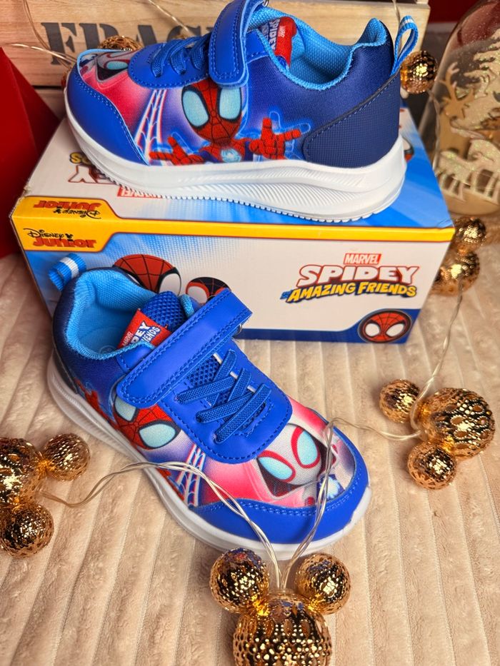 Basket Spidey et ces amies - photo numéro 3