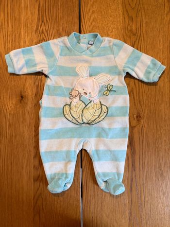 Pyjama fille 1 mois - Thème lapin 🐰 Adorable pyjama bébé fille, taille 1 mois, avec un joli motif lapin !