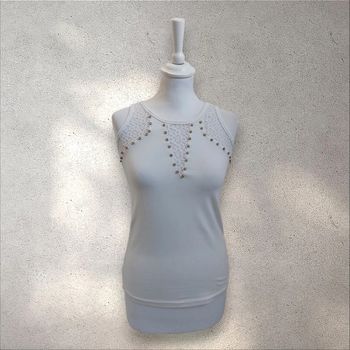 Top sans manche blanc dentelle et bijoux en coton taille S