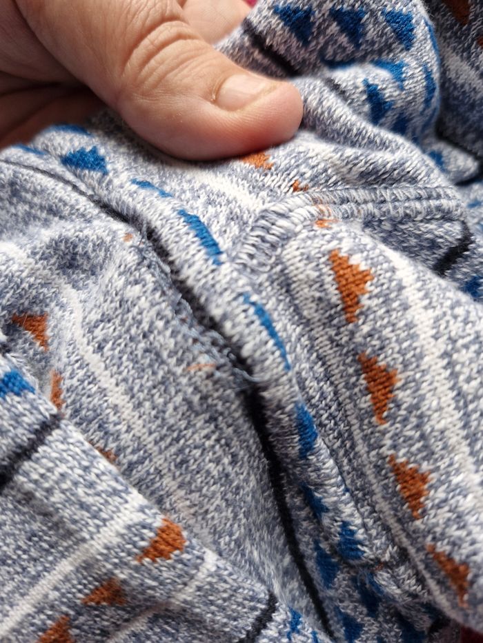 Superbe pull jaquart à capuche - photo numéro 10