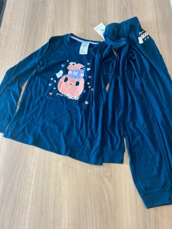 Pyjama Halloween 9-10 ans neuf avec étiquette