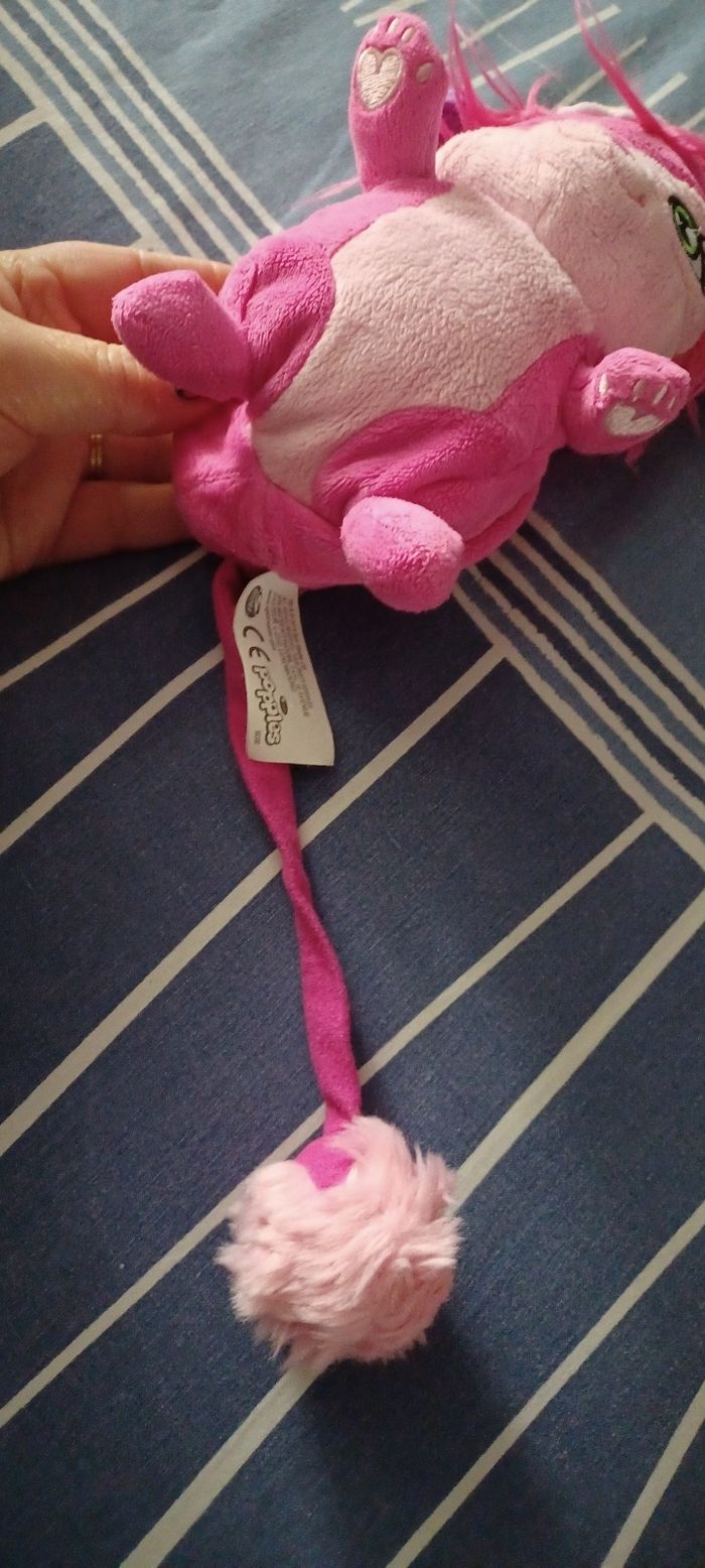 Très jolie petite peluche - photo numéro 3