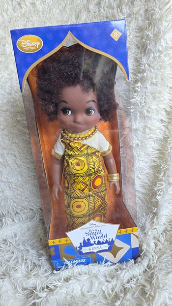 Poupée disney animator it's a small world Kenya disney store - disneyland paris (prévoir chargement de pile)