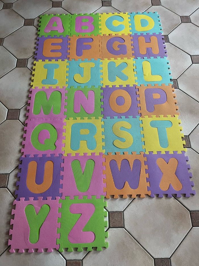 Lot de 26 dalles en mousse couleur claire