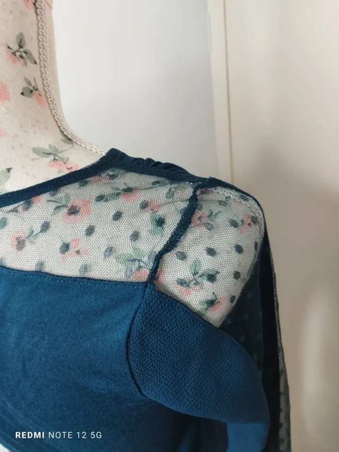 Magnifique blouse Naf Naf taille XS - photo numéro 4