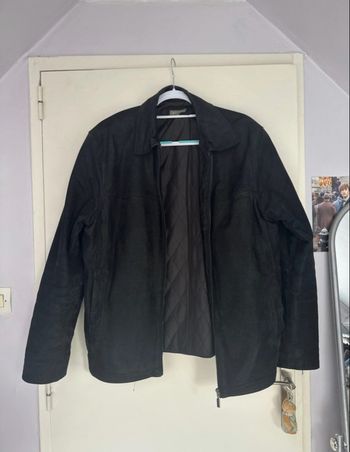 Manteau noir en cuir 