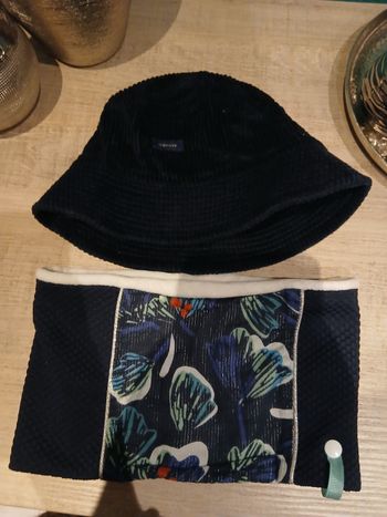 Tour de cou et chapeau Catimini 51