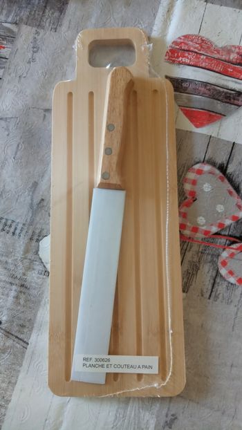 Planche et Couteau à pain - Neufs