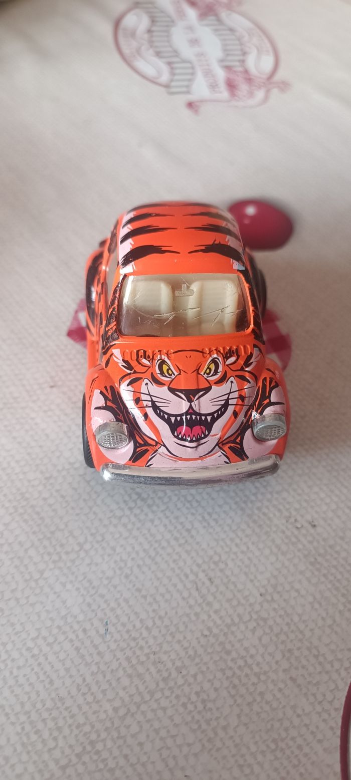 Voiture tigre