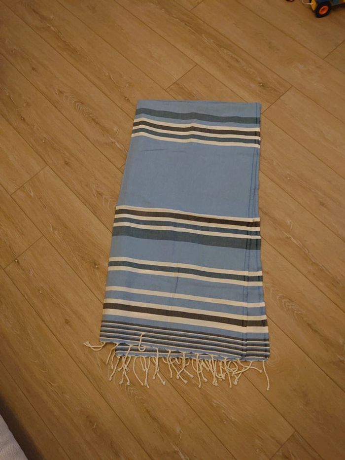 Fouta avec franges rayé